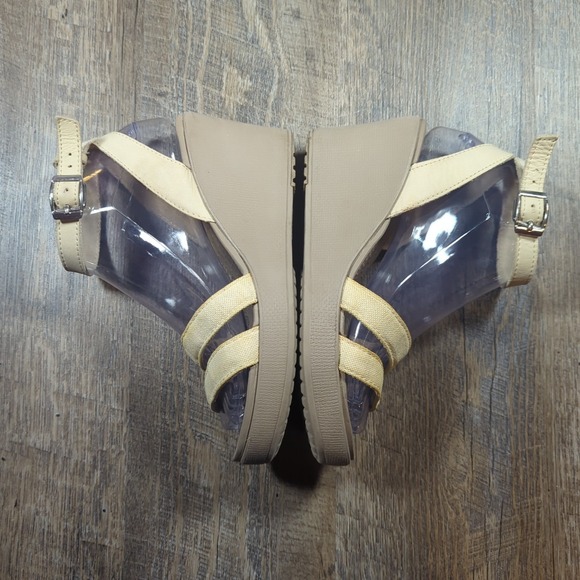 Crocs Sandals Women's Size 7 Beige Leigh II Wedge Strapy Shoes Comfort - Picture 10 of 13